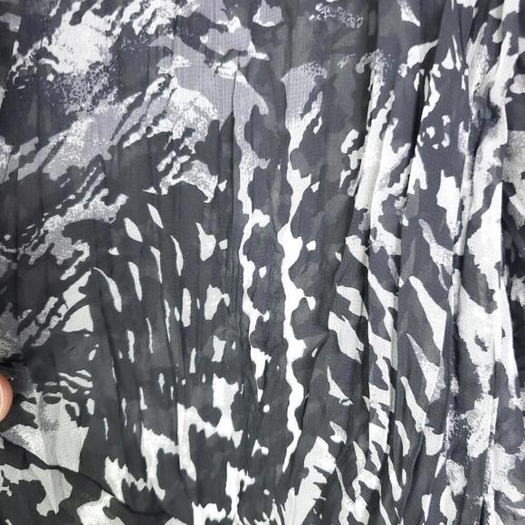 Notations Top Womens 2X Tie Front Ruffle Neck Dark Artsy Abstract Goth Retro - Picture 5 of 10